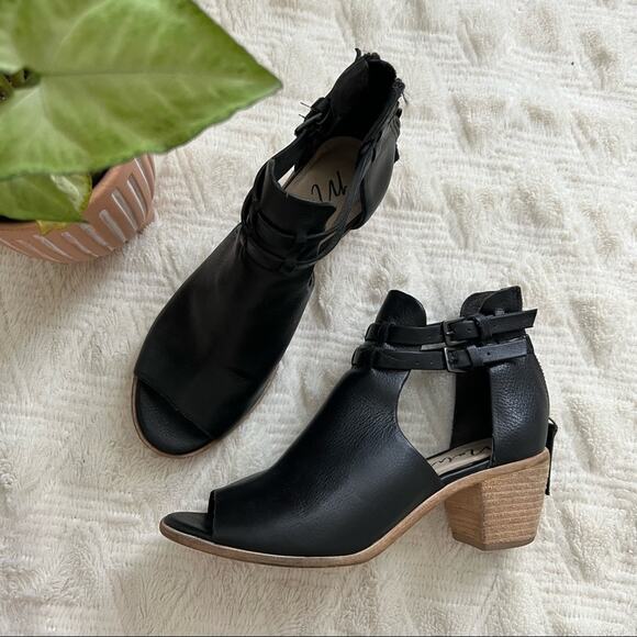 Matisse Columbia Black Leather Cutout Booties - Picture 1 of 9
